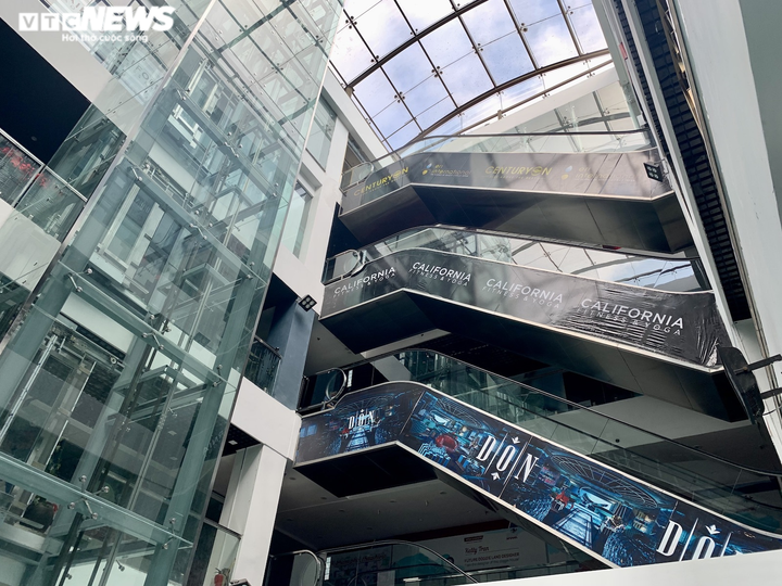 Chợ 'nhà giàu' vẫn đóng cửa im lìm sau nhiều ngày Hà Nội nới lỏng giãn cách - 7