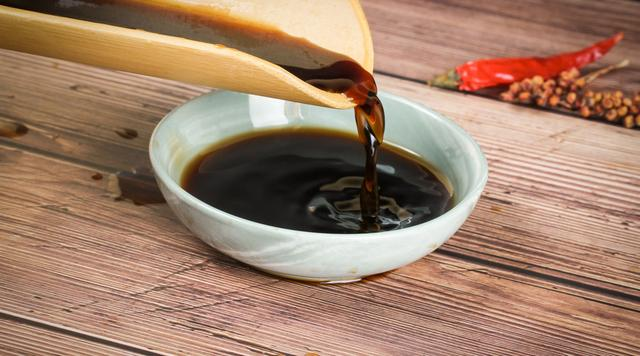 5 kiểu dùng xì dầu có thể gây nguy hiểm - 2
