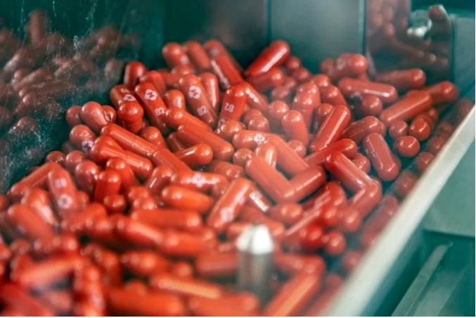 Kẻ đến sau lăm le chiếm vị thế của vaccine trong cuộc chiến chống COVID-19 - 1