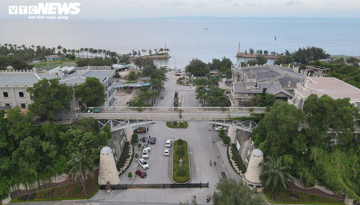 Ảnh, video: Hải Phòng mở cửa du lịch, bãi biển Cát Bà, Đồ Sơn vẫn vắng khách - 15