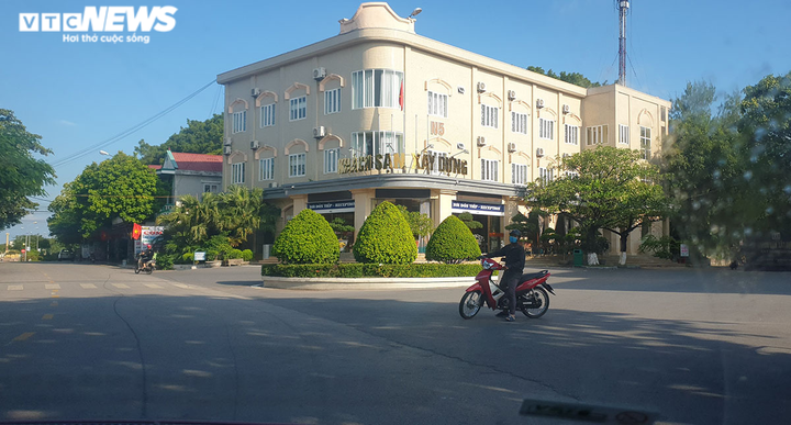 Ảnh, video: Hải Phòng mở cửa du lịch, bãi biển Cát Bà, Đồ Sơn vẫn vắng khách - 4