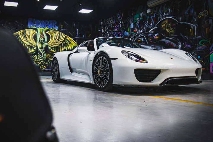 Những mẫu hypercar đã có mặt tại Việt Nam - 21