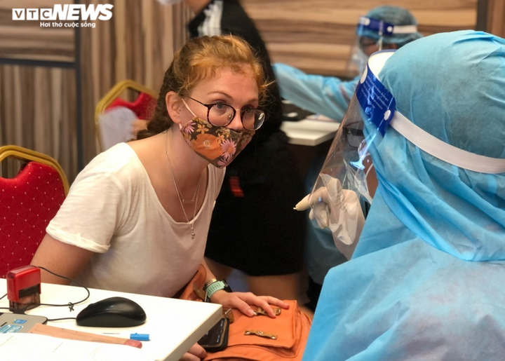 Cán bộ, nhân viên Công ty Phú Mỹ Hưng và cư dân hiến 600 đơn vị máu - 8