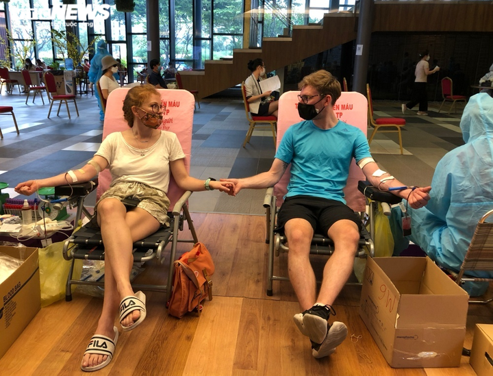 Cán bộ, nhân viên Công ty Phú Mỹ Hưng và cư dân hiến 600 đơn vị máu - 6