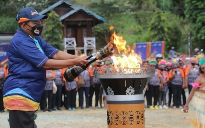 Indonesia tổ chức sự kiện 10.000 người tham dự giữa mùa dịch - 1