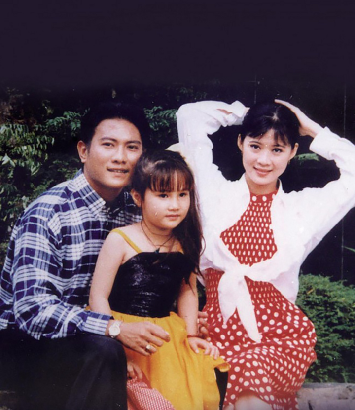 Loạt ảnh thời bé chụp cùng nhiều ngôi sao của Diễm My 9x: Mặt xinh như búp bê - 4