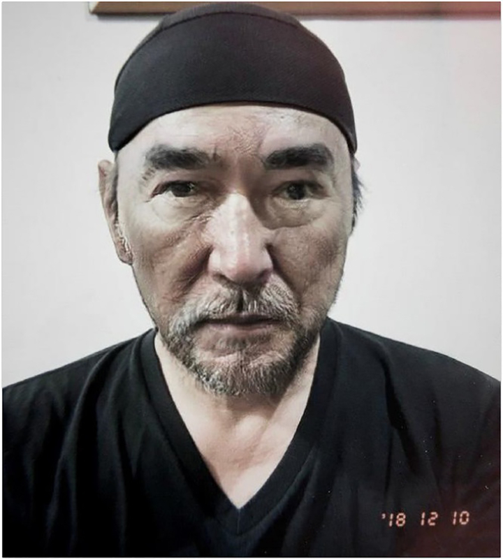 'Triển Chiêu' Tiêu Ân Tuấn già nua, ly dị vợ và làm trò gây sự chú ý ở tuổi 55 - 2