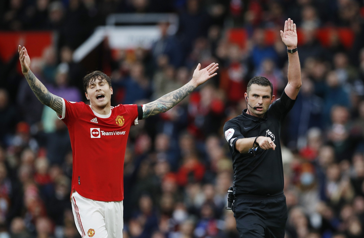 Man Utd đang thách thức kiên nhẫn của Ronaldo - 5