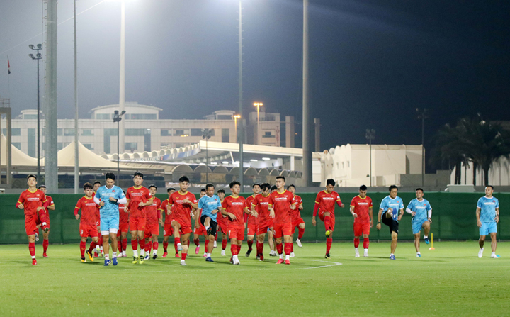 Tuyển Việt Nam tập nặng, rèn kỹ chiến thuật trước trận gặp Trung Quốc - 1