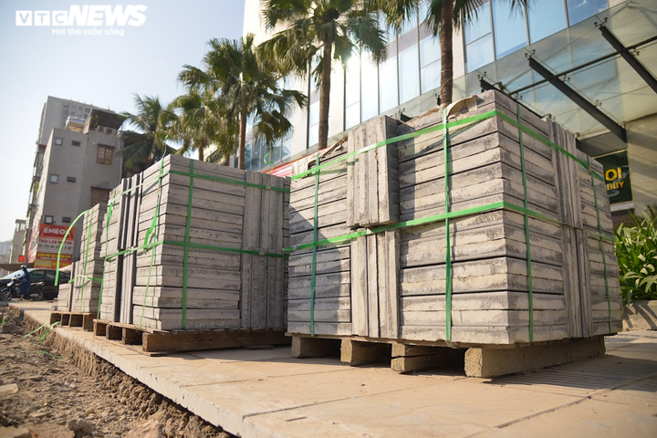 Hà Nội: Công nhân chia nhau làm 3 ca trên 'con đường đau khổ' Vũ Trọng Phụng - 7