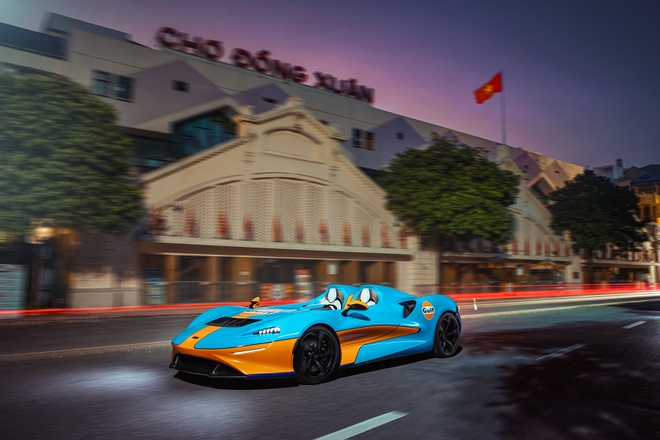 Siêu xe McLaren Elva bất ngờ xuất hiện trên phố Hà Nội - 1