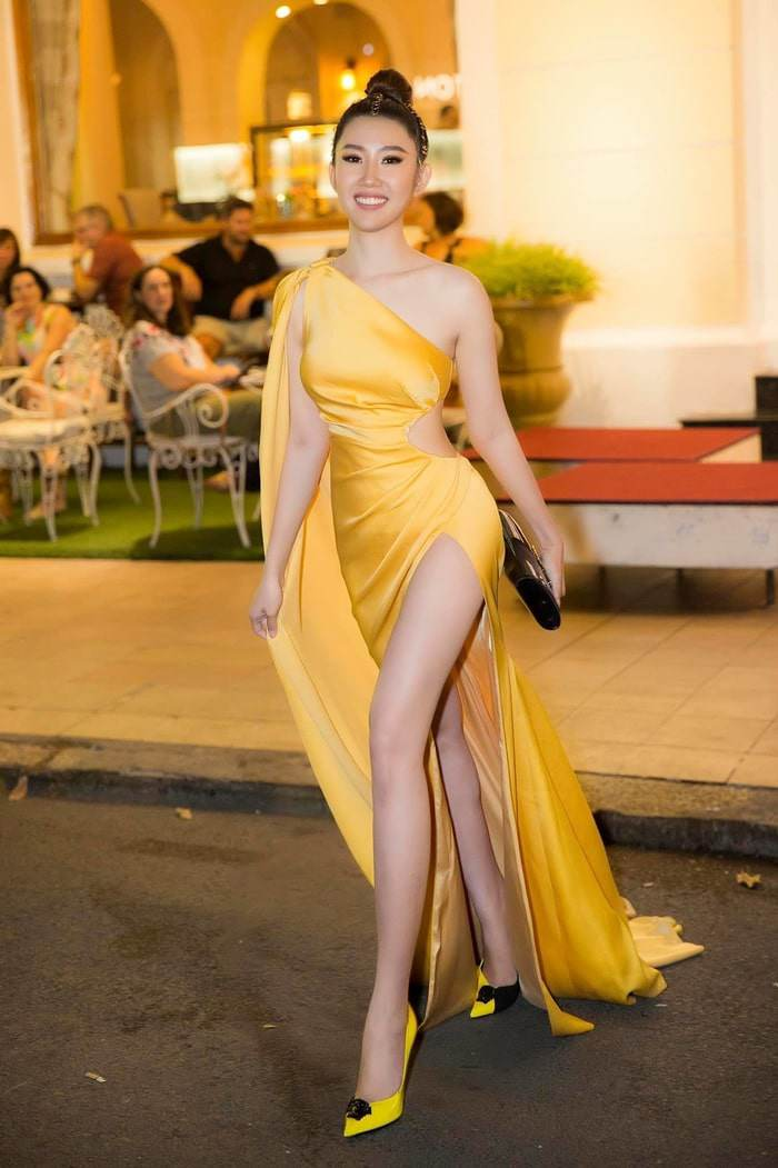 Nhiều sao showbiz mất nhẫn kim cương, túi hàng hiệu khi đi sự kiện