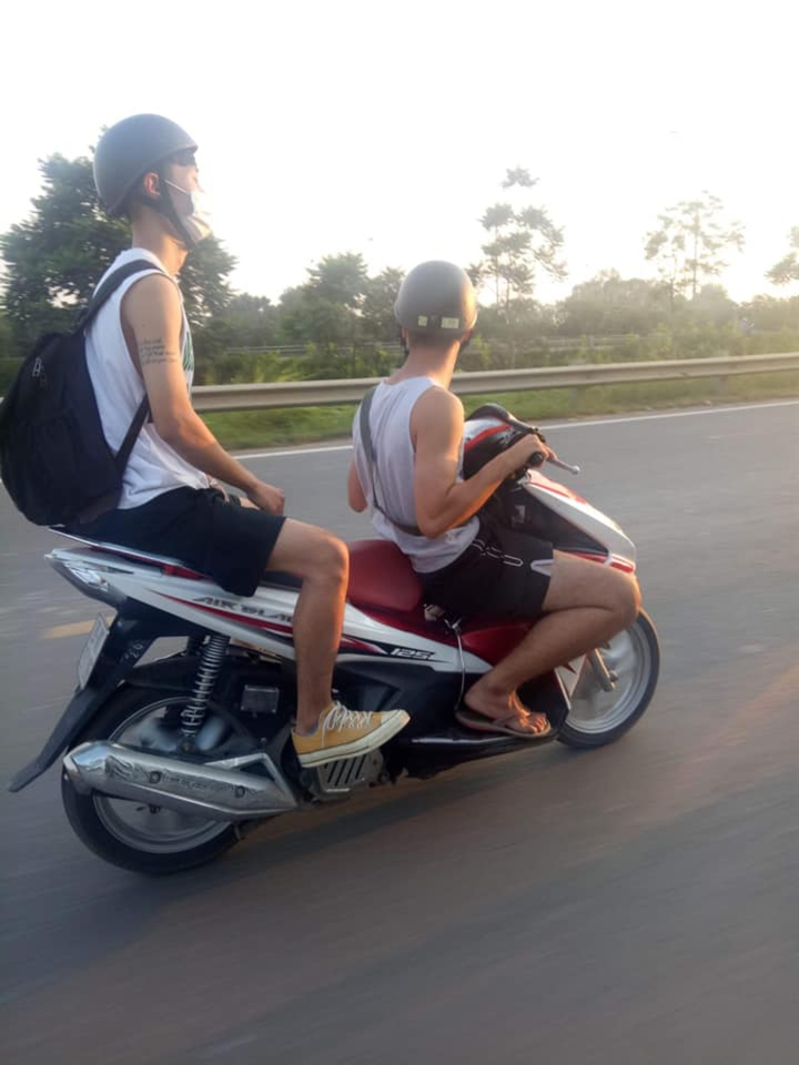 Ở nhà đã lâu, nhìn lại cảnh hội người thích đùa pha trò ngoài phố mà bật cười - 5