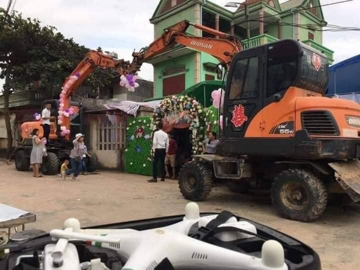 Ở nhà đã lâu, nhìn lại cảnh hội người thích đùa pha trò ngoài phố mà bật cười - 6