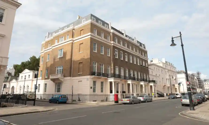 Vua Jordan che giấu khối tài sản khổng lồ hơn 100 triệu USD? - 3