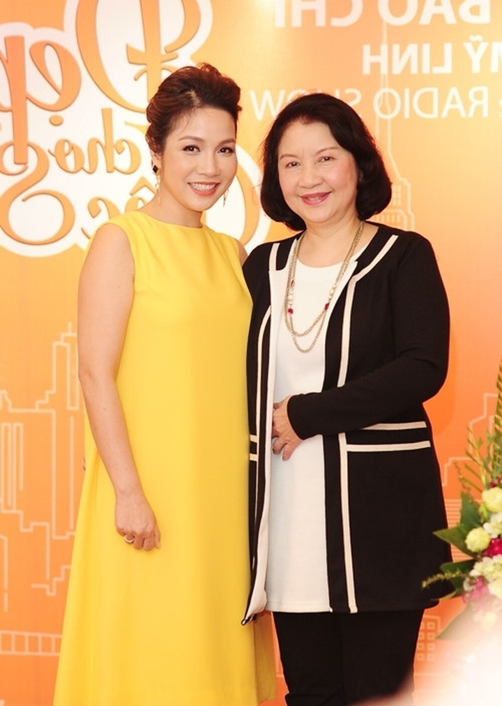 Mẹ chồng quyền lực của sao Việt: Nhà Hà Tăng 'nức tiếng' giới kinh doanh - 8