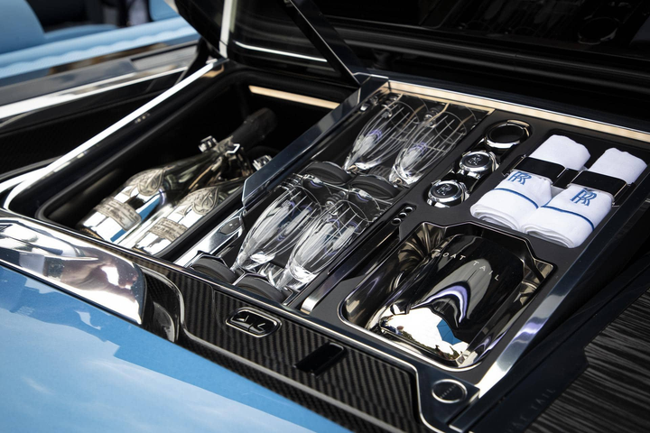 Xe siêu sang đắt nhất thế giới Rolls-Royce Boat Tail lần đầu xuất hiện - 6