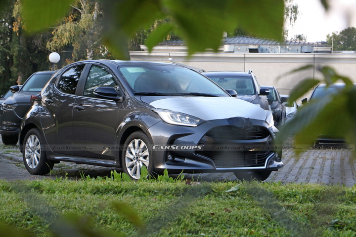 Lộ diện Mazda2 2023, thiết kế tương tự Toyota Yaris - 2