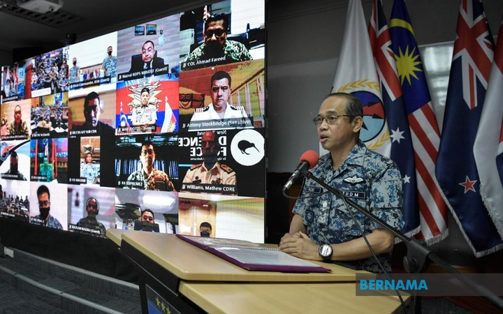 Nhóm 'Ngũ cường' tập trận phô diễn sức mạnh ở Biển Đông - 1