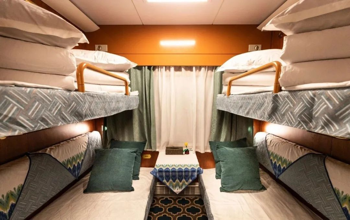 Tàu hỏa Trung Quốc xa hoa như khách sạn 4 sao, giá vé 100 triệu vẫn bán hết - 3