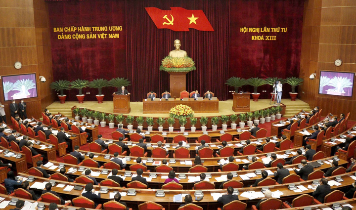 Bộ Chính trị ban hành Quy định về việc miễn nhiệm, từ chức đối với cán bộ - 1