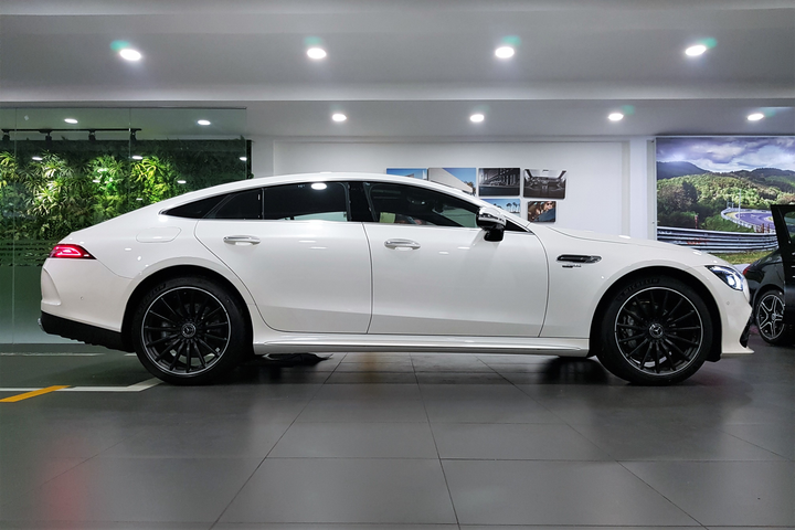 Các lựa chọn sedan thể thao cỡ lớn giá từ 5 tỷ đồng tại Việt Nam - 12