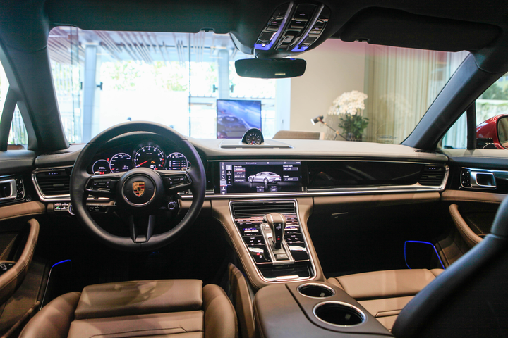 Các lựa chọn sedan thể thao cỡ lớn giá từ 5 tỷ đồng tại Việt Nam - 5