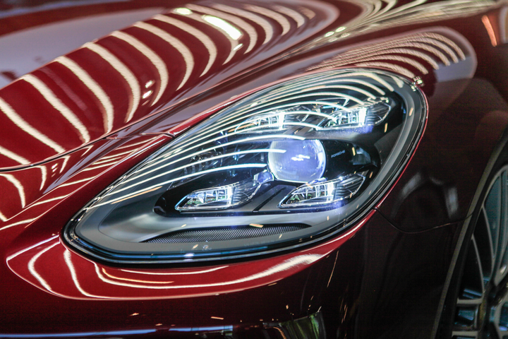 Các lựa chọn sedan thể thao cỡ lớn giá từ 5 tỷ đồng tại Việt Nam - 2