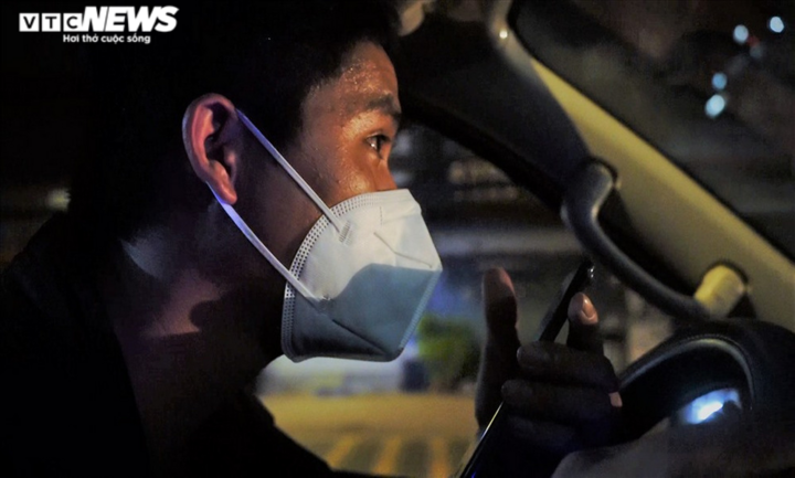 Ảnh: Đội mai táng 0 đồng và những đêm lặng lẽ chuyển thi thể bệnh nhân COVID-19 - 1