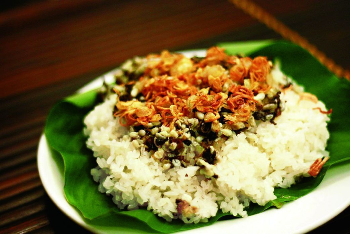 Đến Yên Bái 'tròn mắt' xem người dân mang toàn côn trùng chế biến thành đặc sản - 3