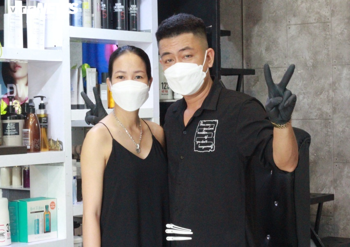 Người lao động chọn ở lại TP.HCM khôi phục kinh tế: Còn công việc là còn hy vọng - 5