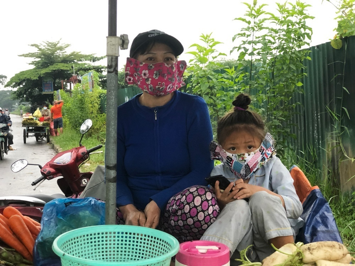 Người lao động chọn ở lại TP.HCM khôi phục kinh tế: Còn công việc là còn hy vọng - 4