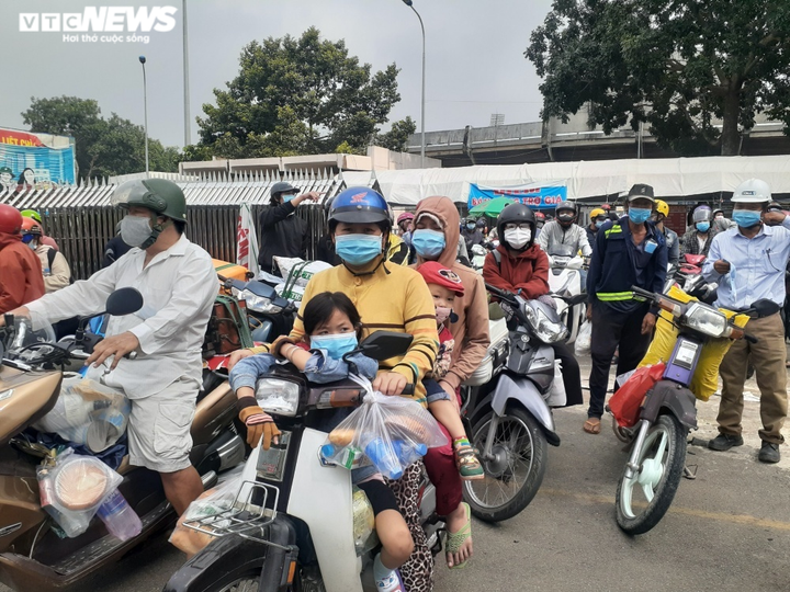 Đề nghị các tỉnh tạo điều kiện cho người lao động trở lại Đồng Nai làm việc - 1