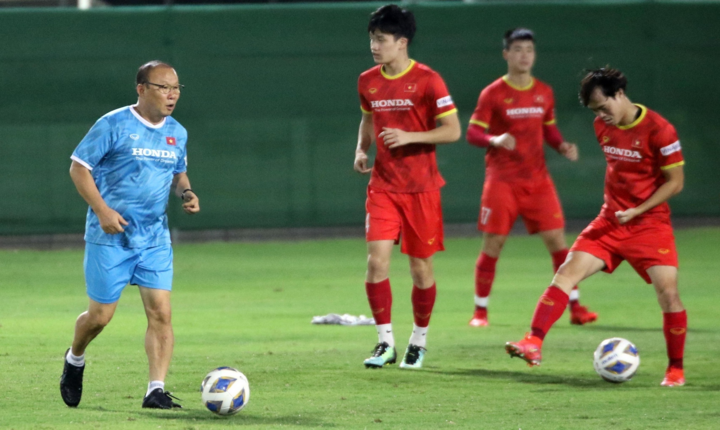 BLV Quang Huy: 'Tuyển Việt Nam cần miếng đánh mới để phá lưới Nhật Bản' - 2