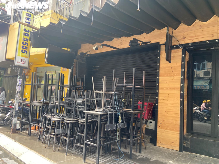 Ảnh: Quán bar, vũ trường ở phố Tây Bùi Viện chuyển sang bán thực phẩm - 2