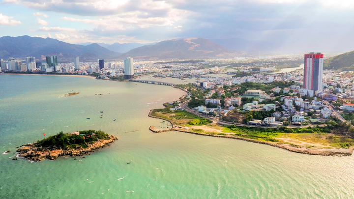 'Đất vàng' bị bỏ hoang la liệt ở Nha Trang - 12