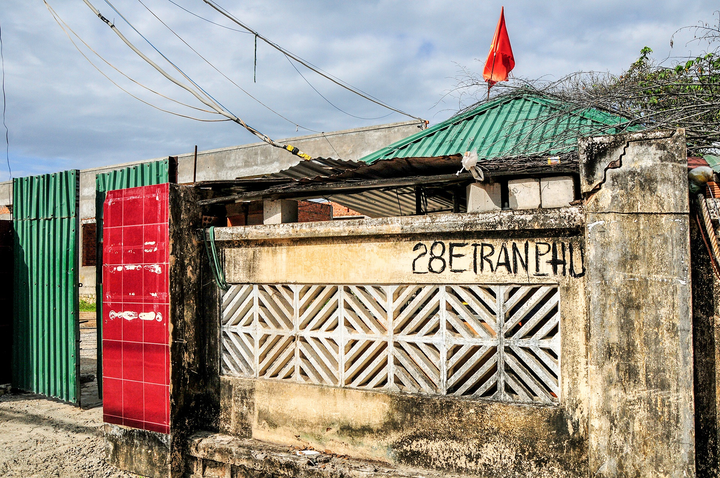 'Đất vàng' bị bỏ hoang la liệt ở Nha Trang - 7