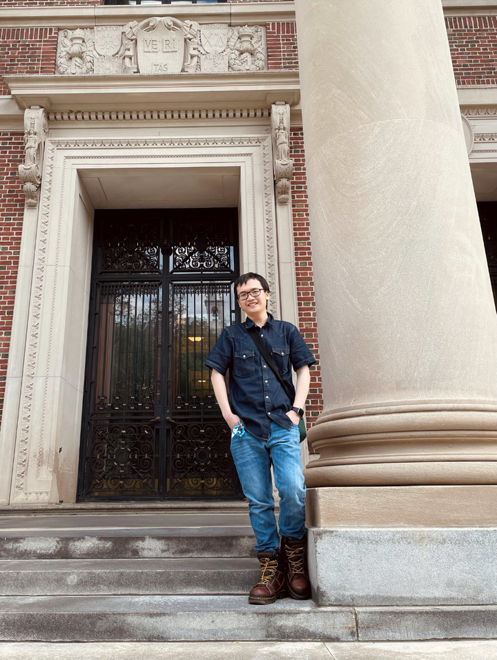 Nam sinh 21 tuổi được Tập đoàn Amazon mời làm việc với mức lương 9 con số - 1