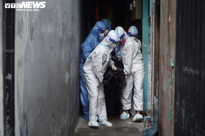 Chuyện chưa kể của nhóm mai táng miễn phí cho người chết trong dịch COVID-19 - 6