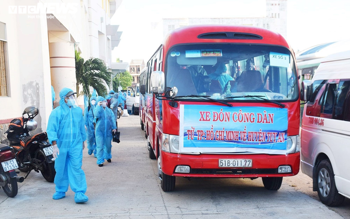 Phú Yên hoàn thành đón gần 17.000 người từ TP.HCM và các tỉnh phía Nam về quê - 1