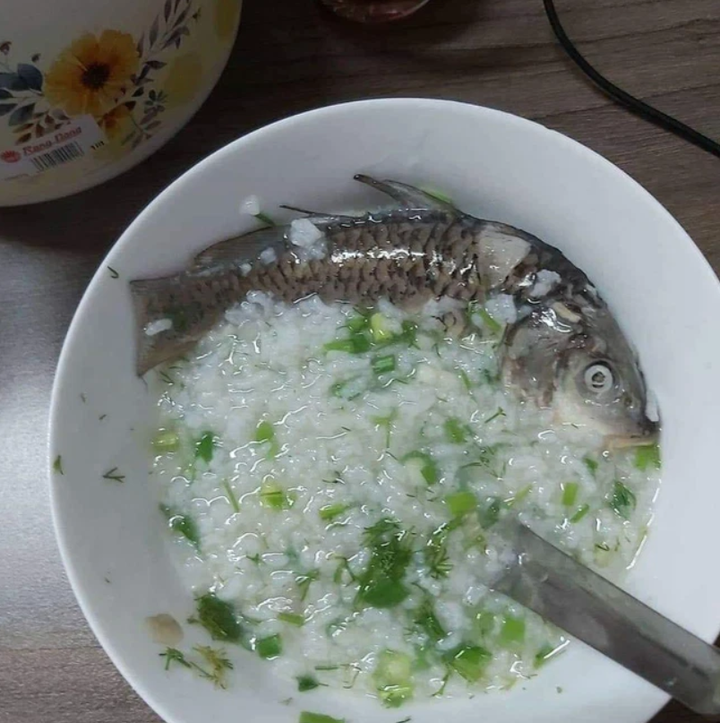 Chồng nhiệt tình nấu cháo cá chăm vợ và cái kết khiến ai nấy đều... ám ảnh - 1
