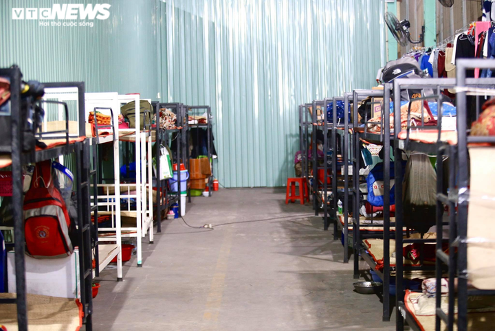 Chủ tịch Bình Dương: Tạo cơ chế mở, kêu gọi các doanh nghiệp mở cửa trở lại - 3