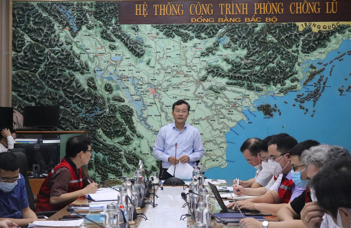 Chuyên gia khí tượng: Cường độ, quỹ đạo của bão số 7 còn tiếp tục phức tạp - 1