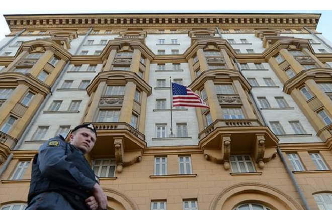 Nga 'tố' nhân viên sứ quán Mỹ trộm đồ - 1