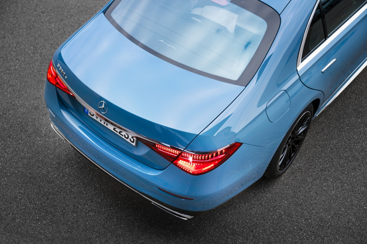 Mercedes-Benz tung gói trang trí cao cấp cho S-Class - 8