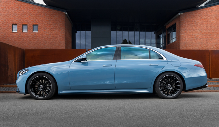Mercedes-Benz tung gói trang trí cao cấp cho S-Class - 5