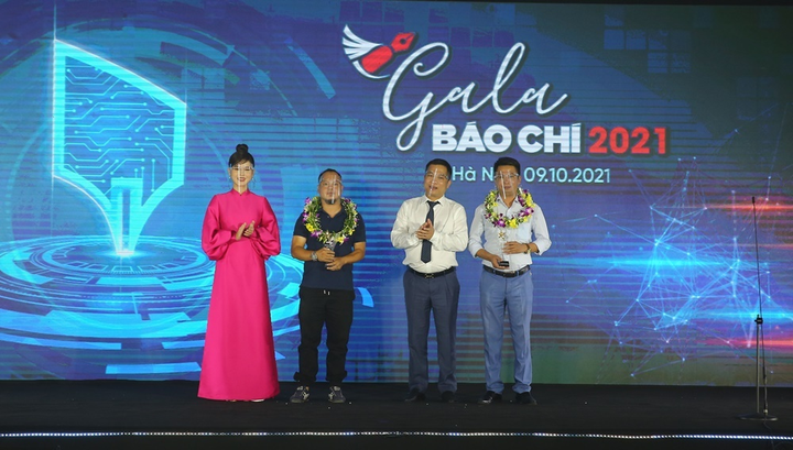 Gala Báo chí lần thứ ba - Lễ trao giải ảnh 'Khoảnh khắc Báo chí 2020' - 5