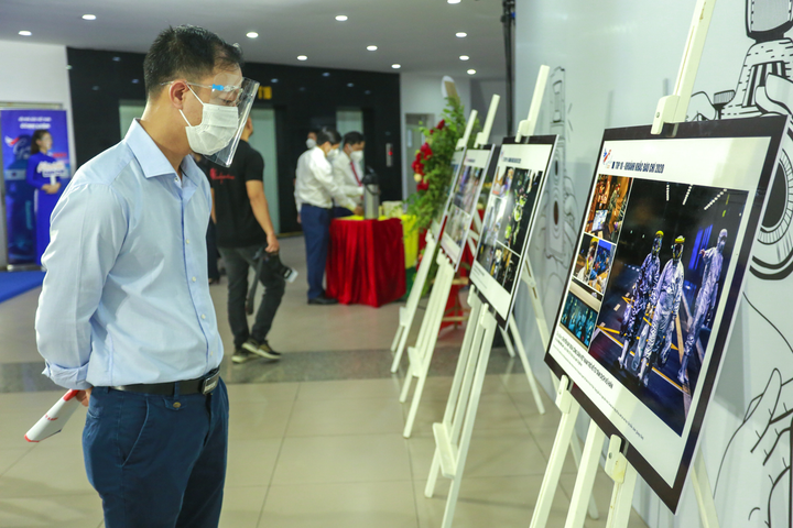 Gala Báo chí lần thứ ba - Lễ trao giải ảnh 'Khoảnh khắc Báo chí 2020' - 8