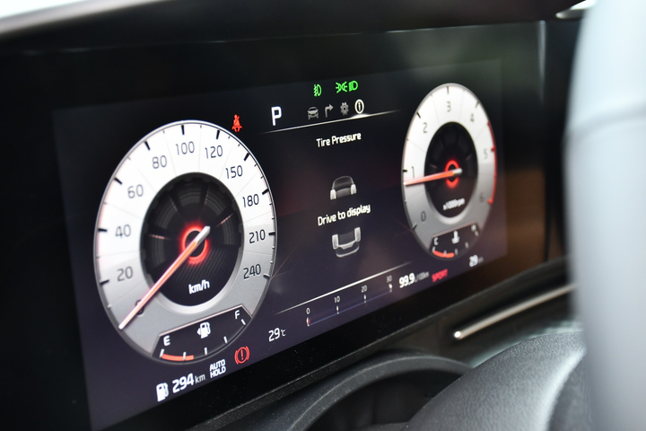 Kia Carnival 2021 ảnh 8 Kia Carnival 2021 ra mắt tại Việt Nam, giá từ 1,199 tỷ đồng - 7