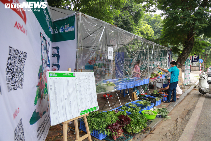 Ảnh: Độc đáo chuỗi cửa hàng đổi rác lấy thực phẩm đầu tiên ở Hà Nội - 2